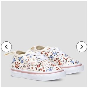 Vans toddler girl shoes 💐